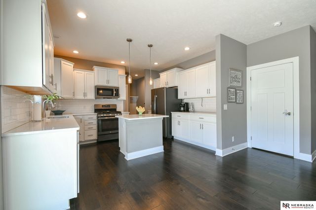 8726 S 82nd Street, Lincoln, NE 68516