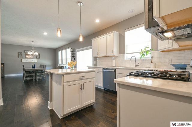 8726 S 82nd Street, Lincoln, NE 68516