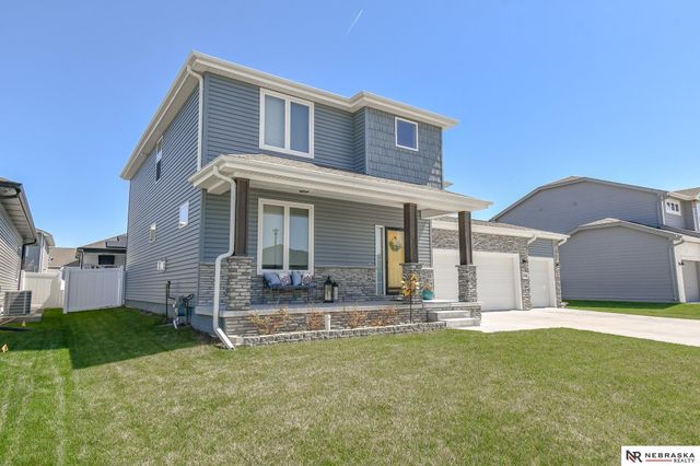 8726 S 82nd Street, Lincoln, NE 68516