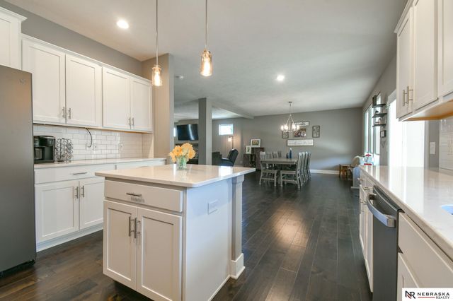 8726 S 82nd Street, Lincoln, NE 68516