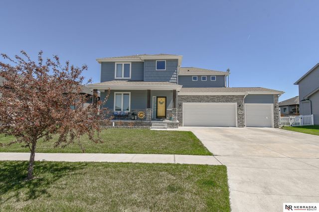 8726 S 82nd Street, Lincoln, NE 68516