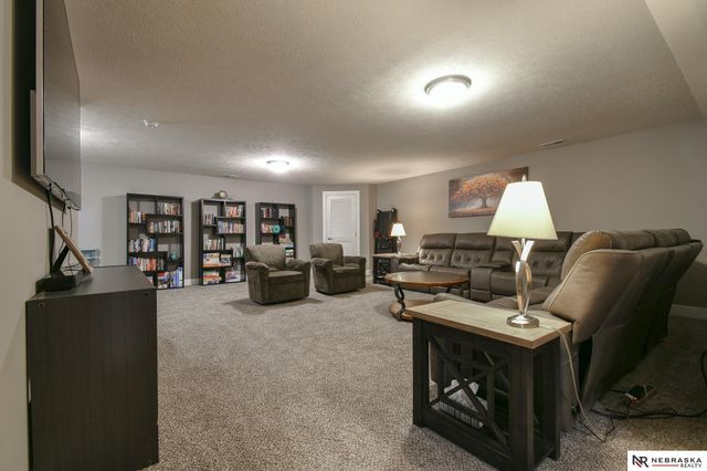 8726 S 82nd Street, Lincoln, NE 68516