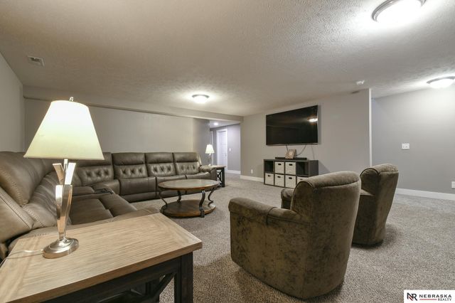 8726 S 82nd Street, Lincoln, NE 68516