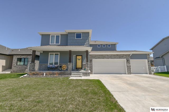 8726 S 82nd Street, Lincoln, NE 68516