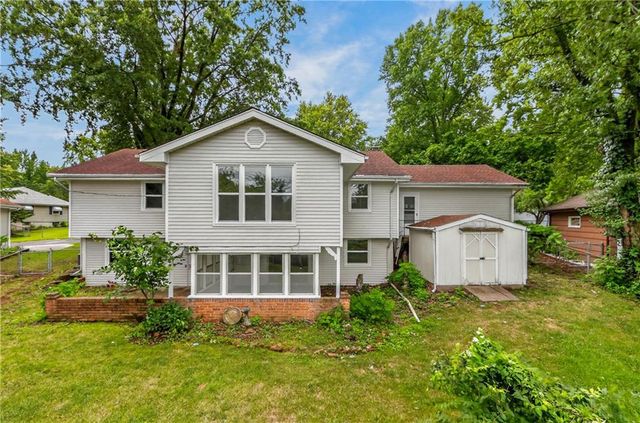 10300 E 72nd Street, Raytown, MO 64133