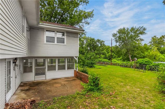10300 E 72nd Street, Raytown, MO 64133