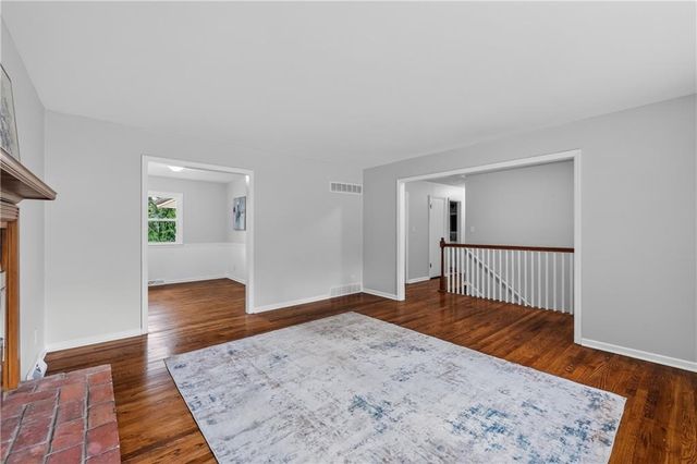 10300 E 72nd Street, Raytown, MO 64133