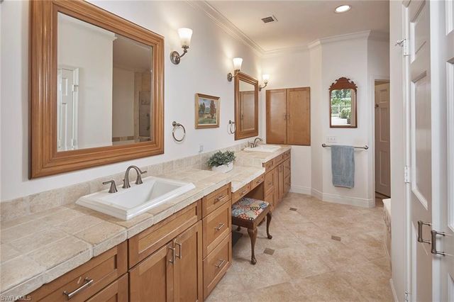 7025 Rue De Marquis 48, Naples, FL 34108