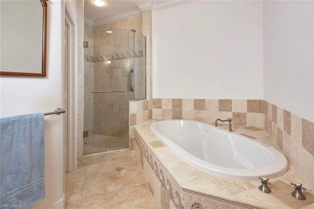 7025 Rue De Marquis 48, Naples, FL 34108