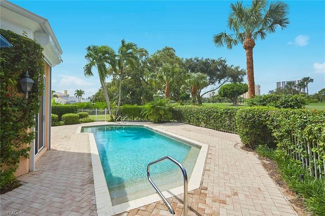 7025 Rue De Marquis 48, Naples, FL 34108
