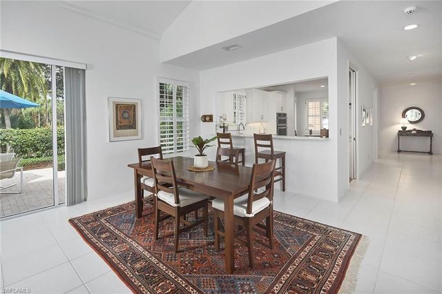 7025 Rue De Marquis 48, Naples, FL 34108