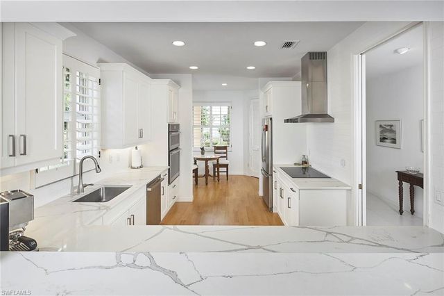 7025 Rue De Marquis 48, Naples, FL 34108