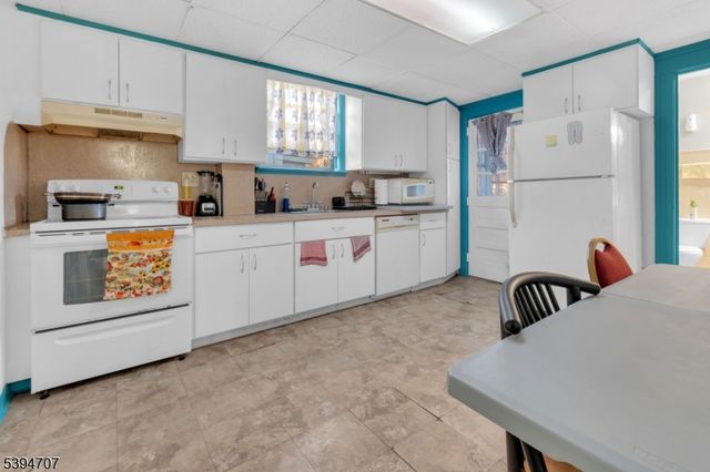 12 Lincoln Ave, Dover Town, NJ 07801