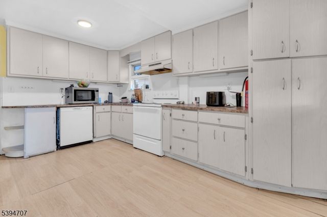 12 Lincoln Ave, Dover Town, NJ 07801