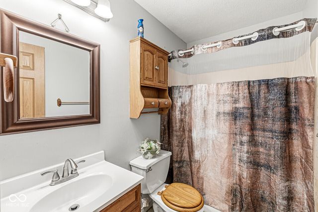 4047 Harmony Lane, Indianapolis, IN 46221