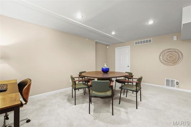 815 Kiefer Trails Drive, Ballwin, MO 63021