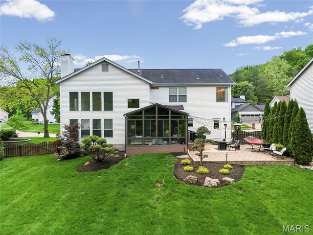 815 Kiefer Trails Drive, Ballwin, MO 63021
