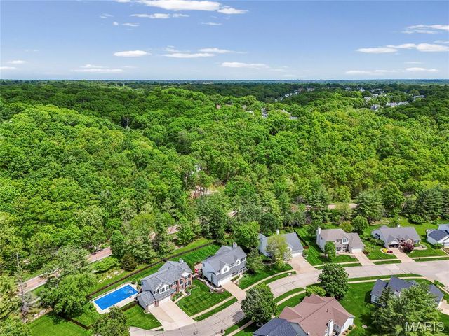 815 Kiefer Trails Drive, Ballwin, MO 63021