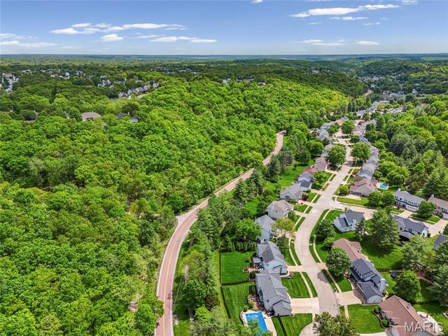 815 Kiefer Trails Drive, Ballwin, MO 63021