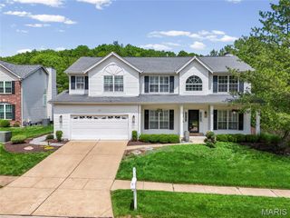 815 Kiefer Trails Drive, Ballwin, MO 63021