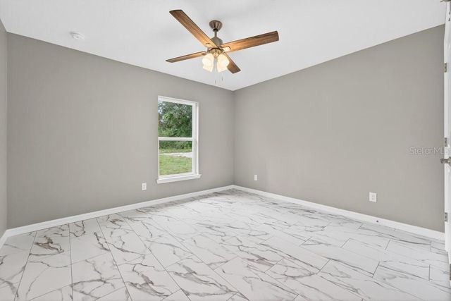 36 FISHER LANE COURSE, Ocklawaha, FL 32179