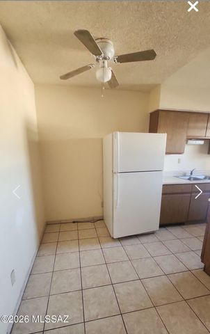 2843 E 17th St Apt 12, Tucson, AZ 85716