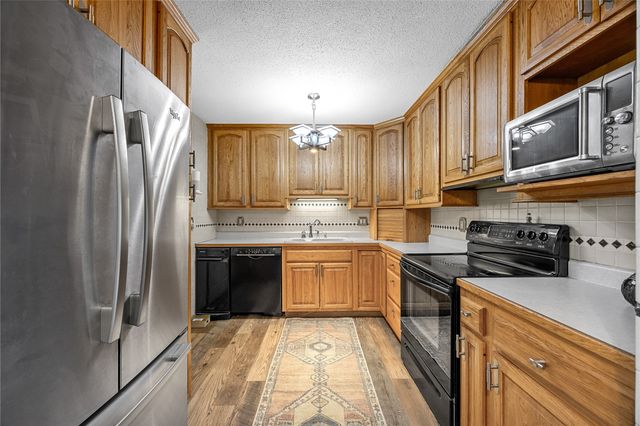 3401 Ardsley Lane SW, Cedar Rapids, IA 52404
