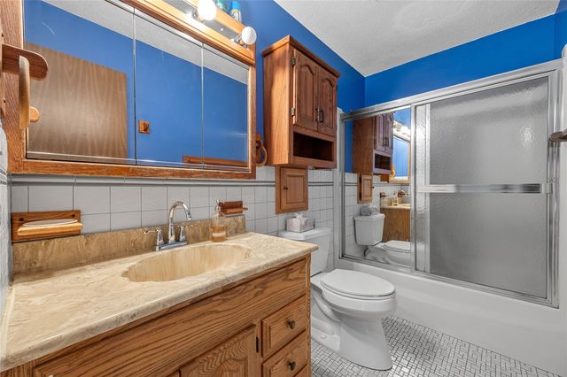 3401 Ardsley Lane SW, Cedar Rapids, IA 52404