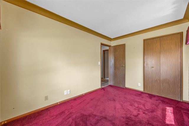 3401 Ardsley Lane SW, Cedar Rapids, IA 52404