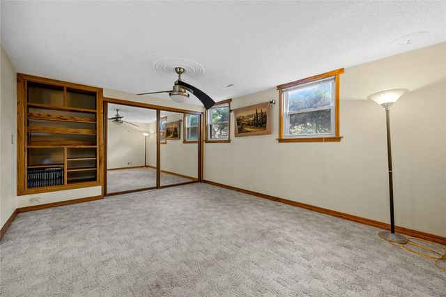 3401 Ardsley Lane SW, Cedar Rapids, IA 52404