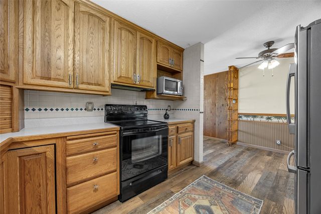 3401 Ardsley Lane SW, Cedar Rapids, IA 52404