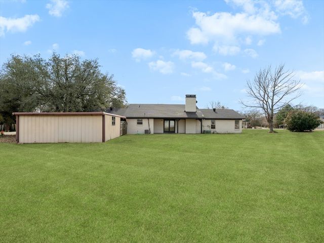 205 Westshore Drive, Wills Point, TX 75169