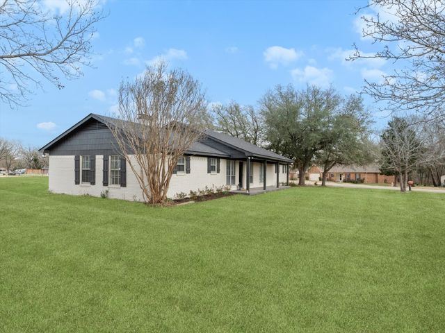 205 Westshore Drive, Wills Point, TX 75169