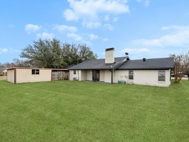 205 Westshore Drive, Wills Point, TX 75169