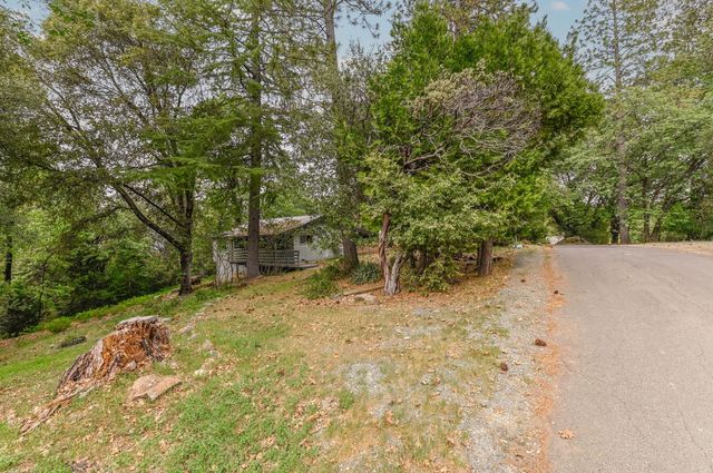 52 Iris Way, West Point, CA 95255