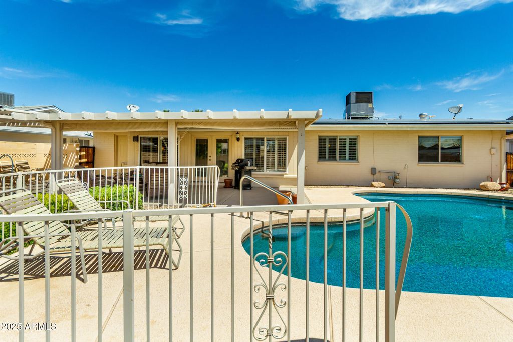property-img