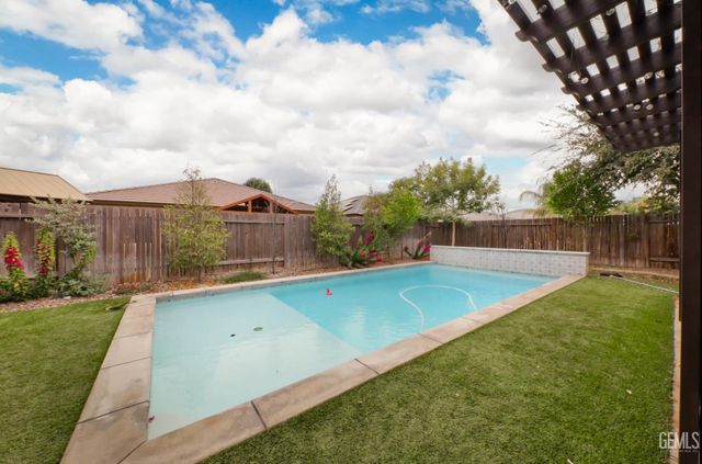 15001 Cotton Blossom Avenue, Bakersfield, CA 93314
