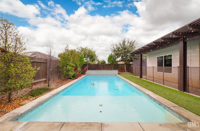 15001 Cotton Blossom Avenue, Bakersfield, CA 93314