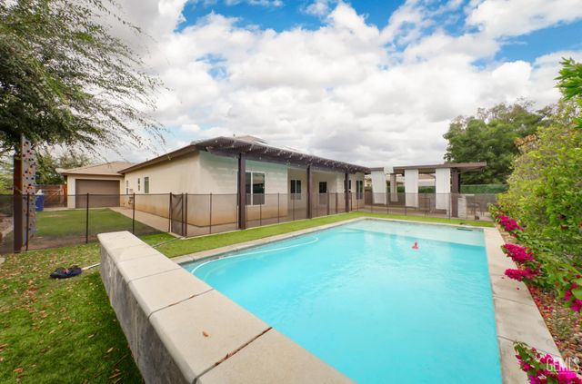15001 Cotton Blossom Avenue, Bakersfield, CA 93314