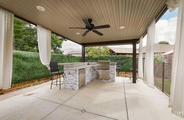 15001 Cotton Blossom Avenue, Bakersfield, CA 93314