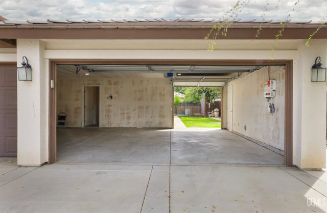 15001 Cotton Blossom Avenue, Bakersfield, CA 93314