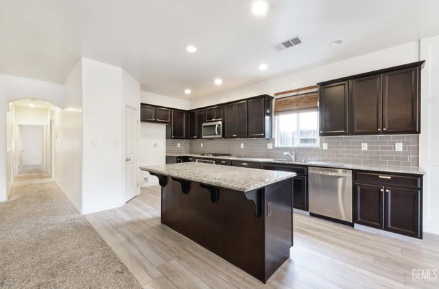 15001 Cotton Blossom Avenue, Bakersfield, CA 93314