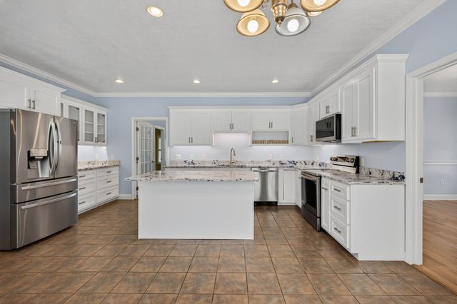 3989 Cadiz Rd, Bumpus Mills, TN 37028