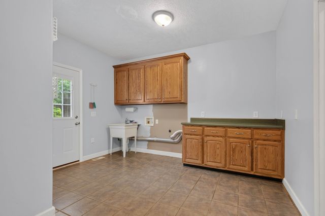 3989 Cadiz Rd, Bumpus Mills, TN 37028