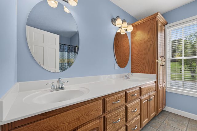 3989 Cadiz Rd, Bumpus Mills, TN 37028