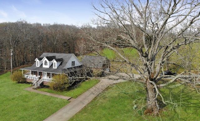 3989 Cadiz Rd, Bumpus Mills, TN 37028