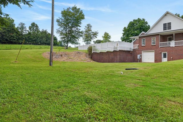 3989 Cadiz Rd, Bumpus Mills, TN 37028
