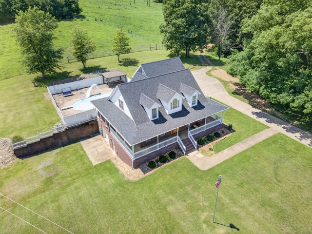 3989 Cadiz Rd, Bumpus Mills, TN 37028