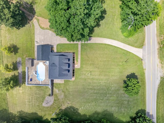 3989 Cadiz Rd, Bumpus Mills, TN 37028