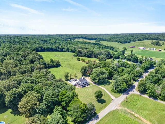 3989 Cadiz Rd, Bumpus Mills, TN 37028